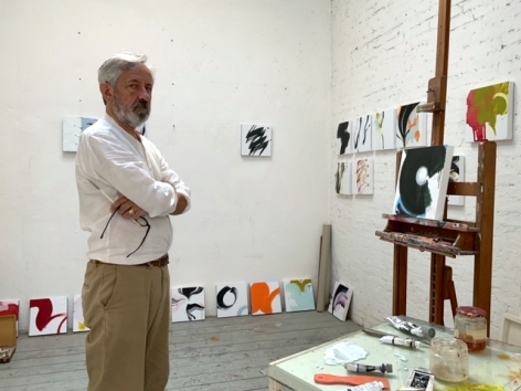 Roberto Caracciolo in his studio, Rome, Italy, 2021. Image courtesy of the artist.