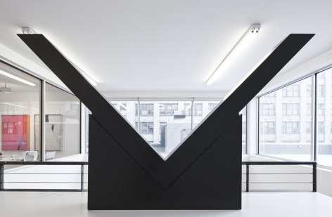 Ronald Bladen minimalist sculpture